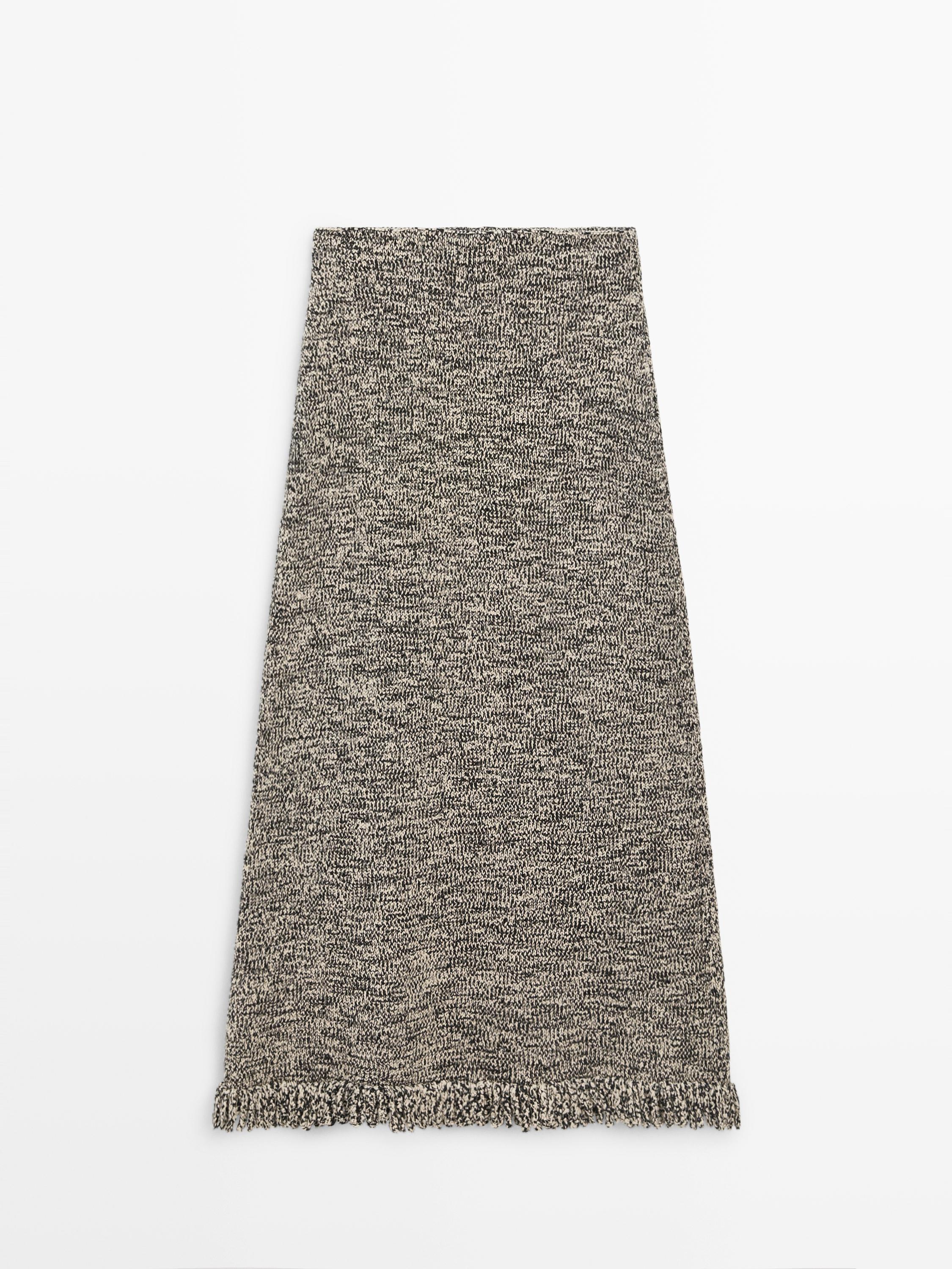 Total look knit skirt with fringing